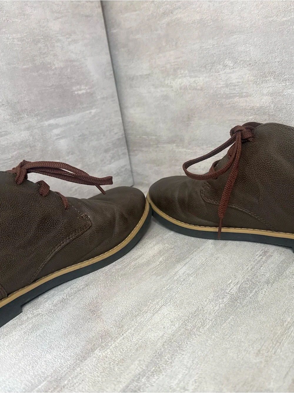 Perry Ellis leather chukka
